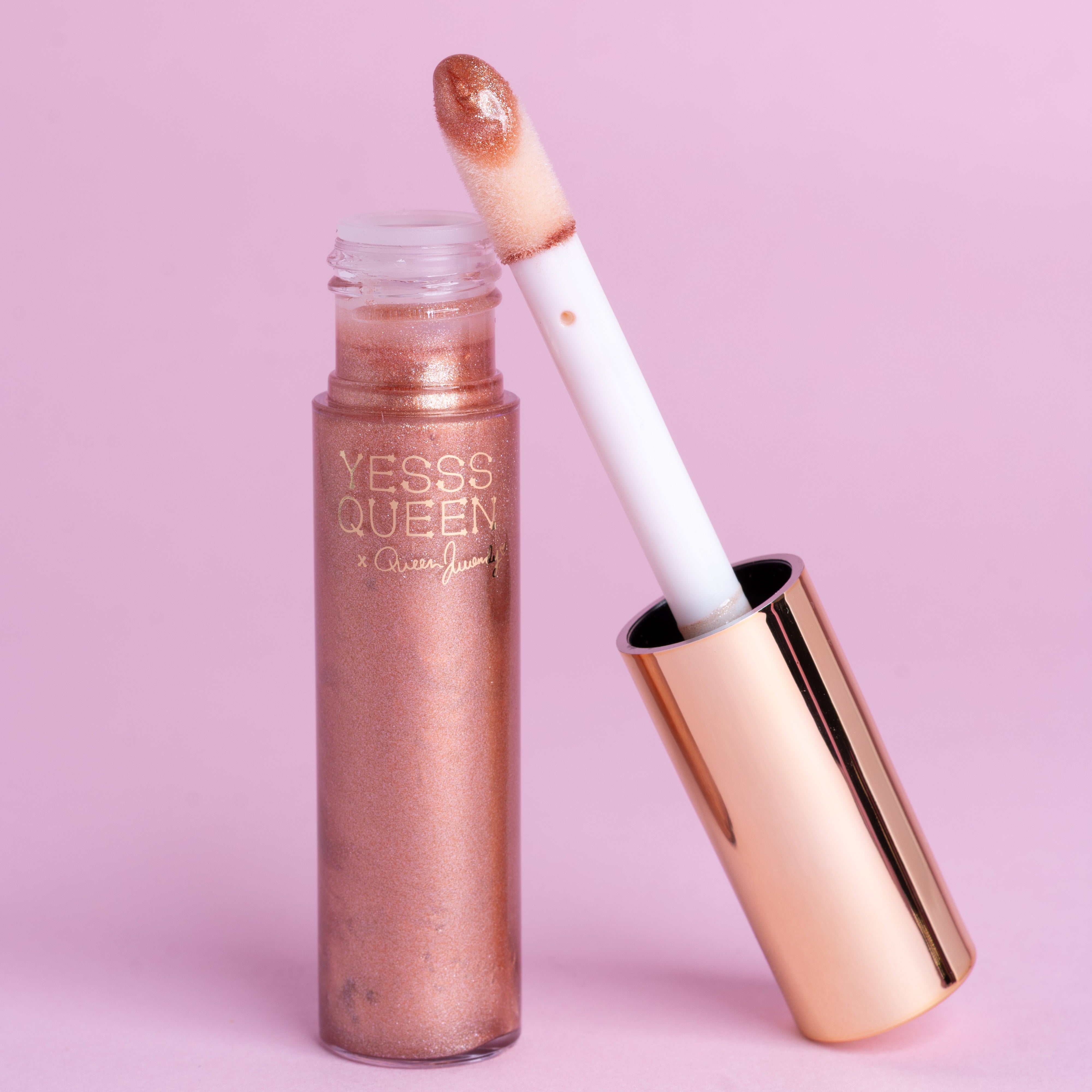 Gloss Muakk x Yess Queen